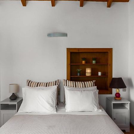 Traditional Rustic Maisonette By Konnect Agios Ioannis Peristerion Exterior foto